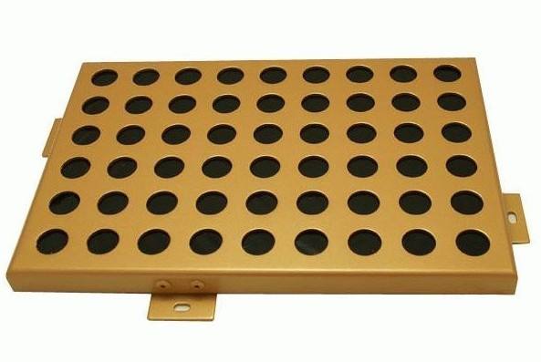 鋁單板會根據厚度,在市